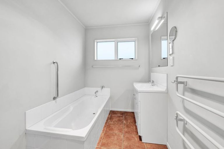 Photo of property in 20 Erin Street, Hawera, 4610