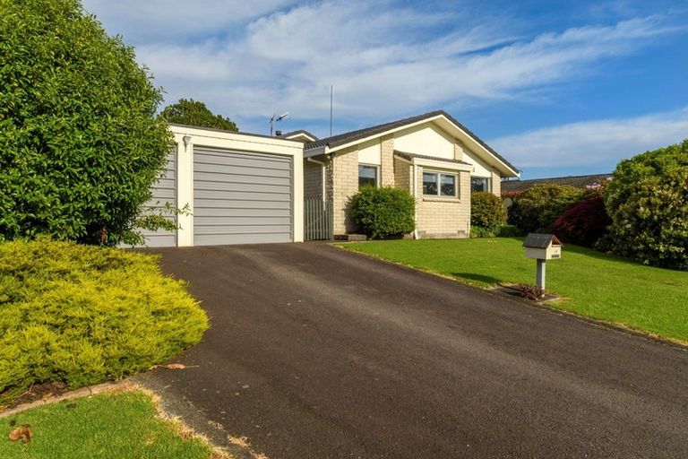 Photo of property in 17 Endeavour Avenue, Welcome Bay, Tauranga, 3112