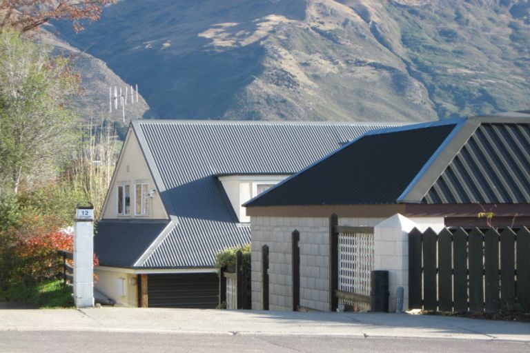 Photo of property in 12 Sycamore Place, Wanaka, 9305