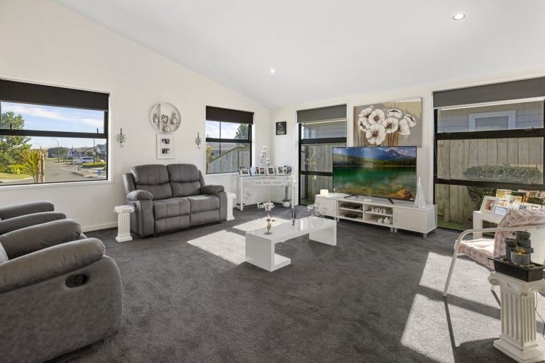 Photo of property in 79 Sandhurst Drive, Papamoa Beach, Papamoa, 3118