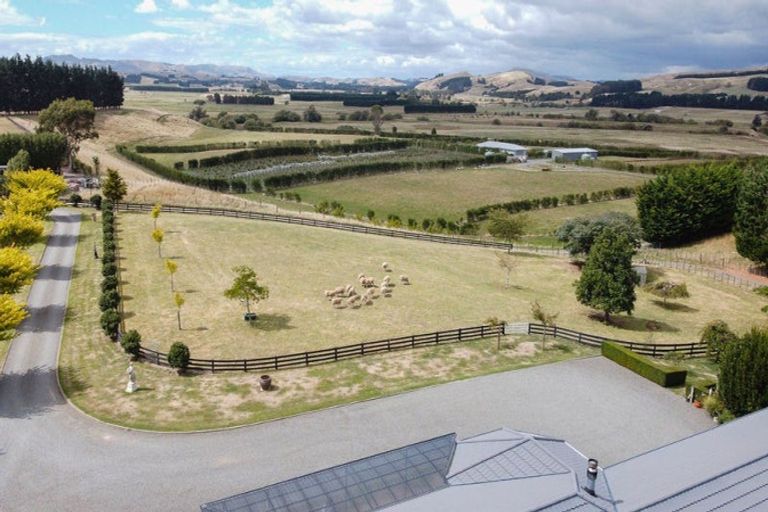 Photo of property in 28 Cowper Side Road, Dannevirke, 4976