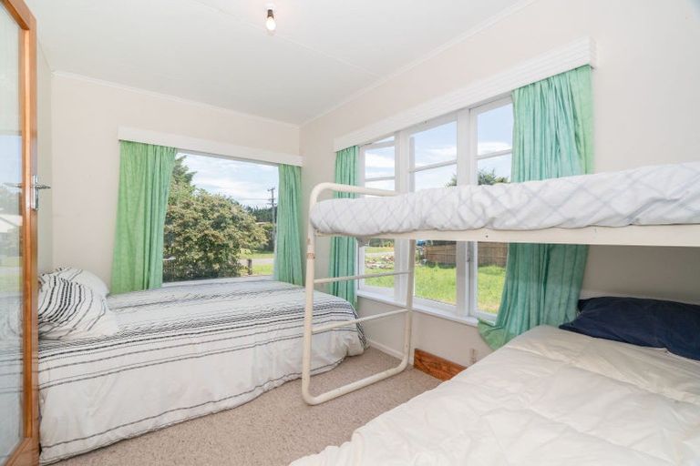 Photo of property in 17 Drake Street, Waikawa Beach, Manakau, 5573
