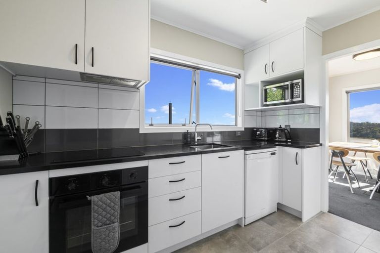 Photo of property in 9 Gillan Place, Bayview, Auckland, 0629