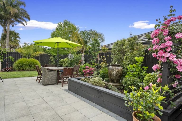 Photo of property in 31 Leet Crescent, Papamoa Beach, Papamoa, 3118