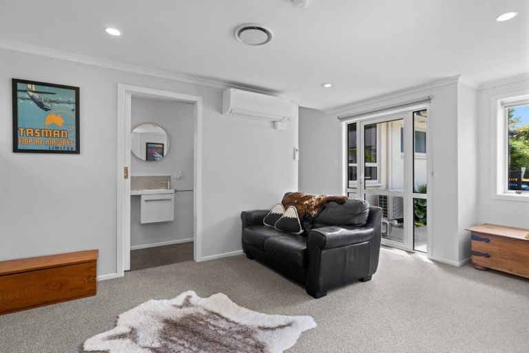 Photo of property in 69 Princes Street, Cambridge, 3434