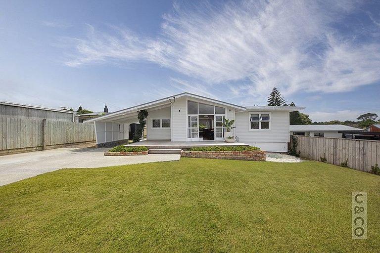 Photo of property in 25 Maude Street, Riverhead, 0820