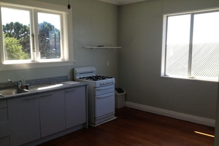 Photo of property in 12 Karepa Street, Brooklyn, Wellington, 6021