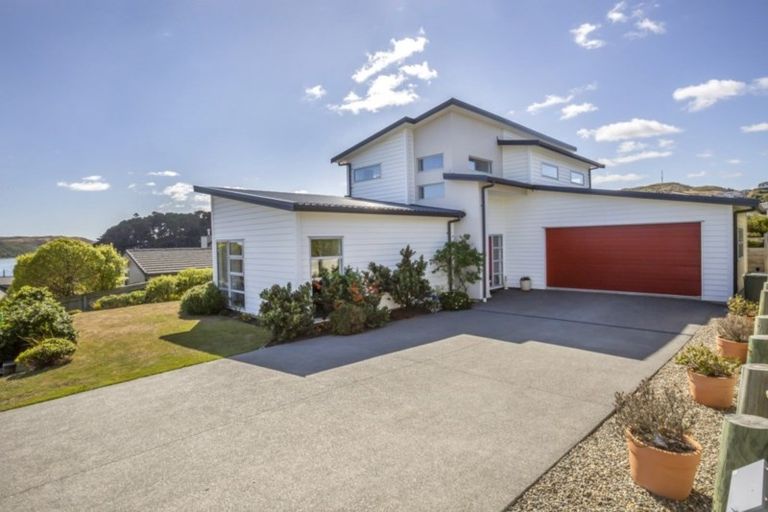Photo of property in 17 John Burke Drive, Aotea, Porirua, 5024