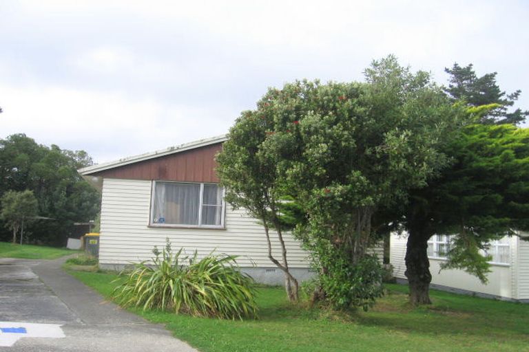 Photo of property in 15 Passive Grove, Ascot Park, Porirua, 5024
