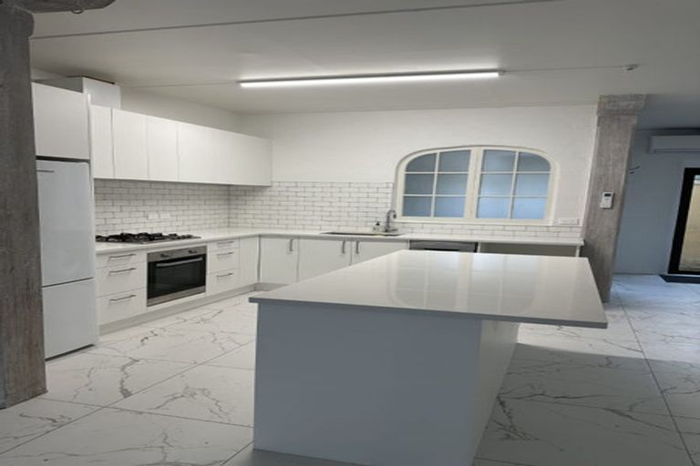 Photo of property in 1/25a Lake Road, Devonport, Auckland, 0624