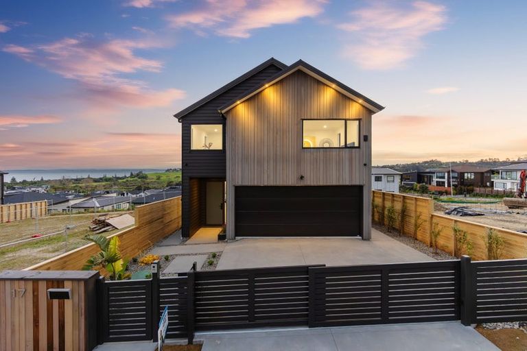 Photo of property in 17 Pakirikiri Street, Long Bay, Auckland, 0630
