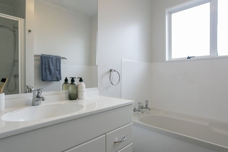 Photo of property in 10 Wembley Place, Richmond Heights, Taupo, 3330