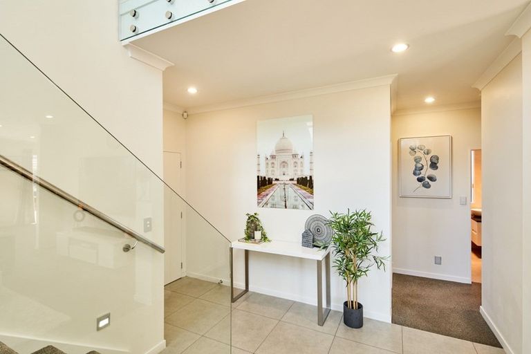 Photo of property in 3 Ludlam Crescent, Woburn, Lower Hutt, 5010