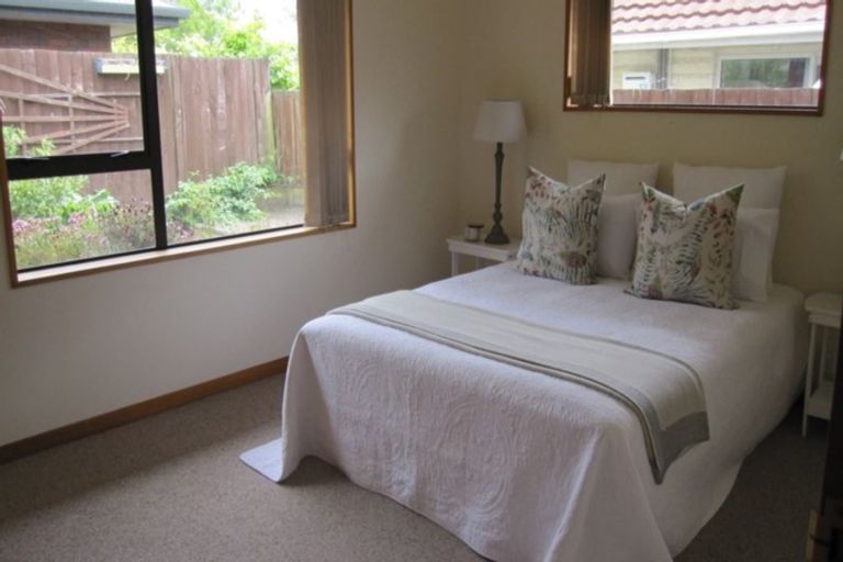 Photo of property in 2/12 Taupata Street, Redcliffs, Christchurch, 8081