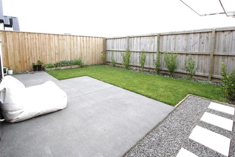 Photo of property in 77 Faringdon Boulevard, Rolleston, 7615