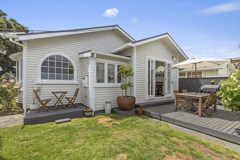 Photo of property in 72 Park Road, Miramar, Wellington, 6022