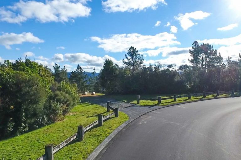 Photo of property in 45 Mount Marua Way, Timberlea, Upper Hutt, 5018