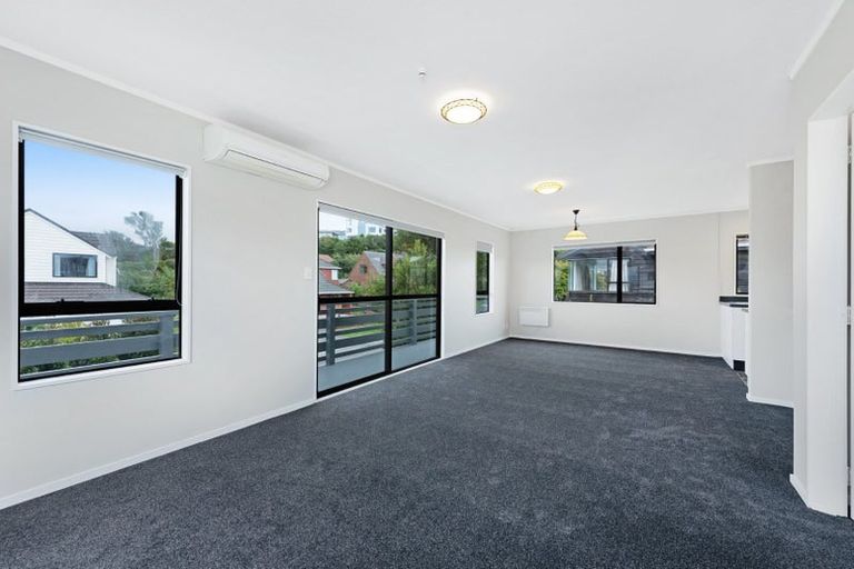 Photo of property in 8a Shastri Terrace, Khandallah, Wellington, 6035