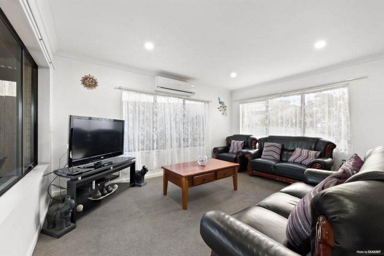 Photo of property in 5a Cartmel Avenue, Massey, Auckland, 0614