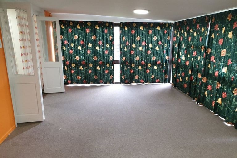 Photo of property in 9b Ribblesdale Road, Henderson, Auckland, 0612