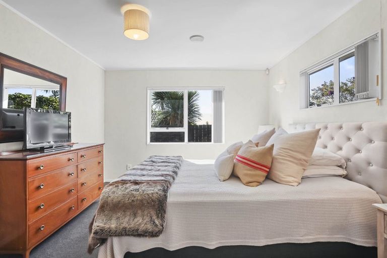 Photo of property in 1/6 Somerton Rise, Henderson, Auckland, 0612