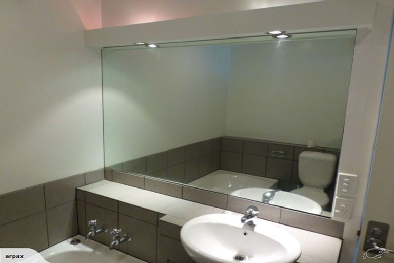 Photo of property in Pirie Street Townhouses, 28/35 Pirie Street, Mount Victoria, Wellington, 6011