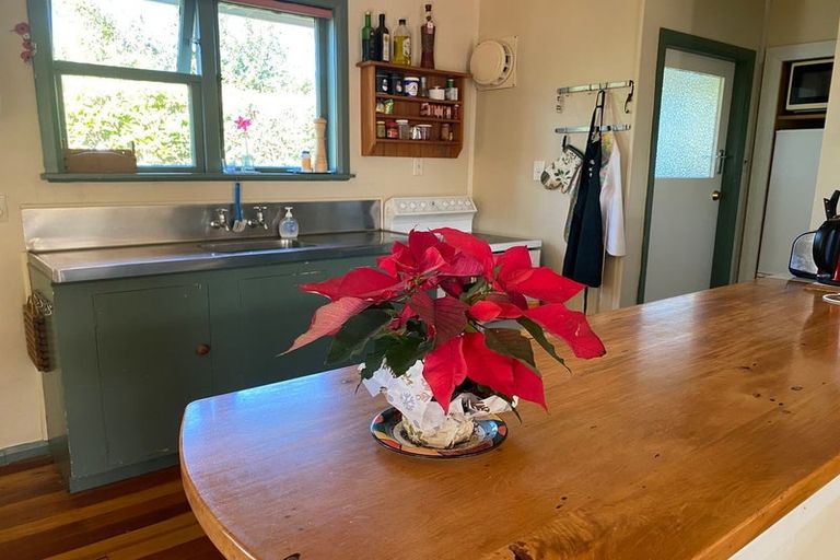 Photo of property in 30 Thomson Street, West End, Palmerston North, 4412