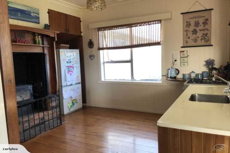 Photo of property in 174 Tasman Street, Opunake, 4616
