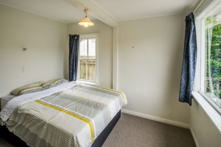 Photo of property in 7 Murray Street, Island Bay, Wellington, 6023