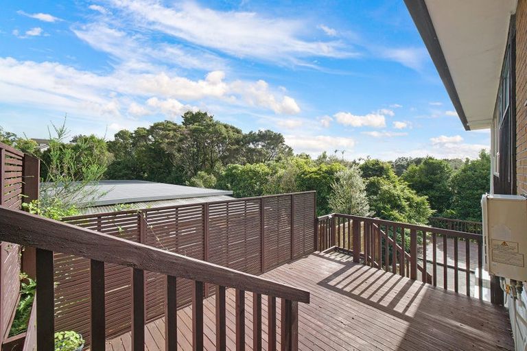 Photo of property in 12 Glenbush Place, Birkenhead, Auckland, 0626