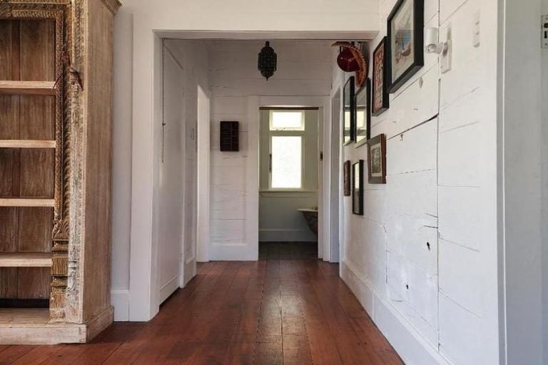 Photo of property in 20 Mcfarlane Street, Oakura, 4314