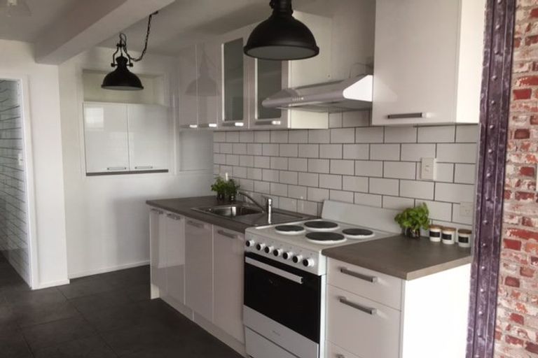 Photo of property in 27 Sunset Road, Totara Vale, Auckland, 0632