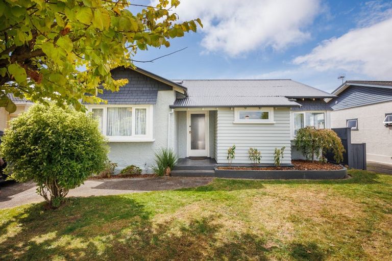 Photo of property in 8 Karaka Street, Hokowhitu, Palmerston North, 4410