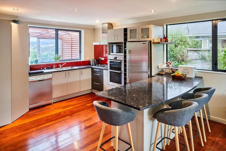 Photo of property in 15 Tirowhanga Road, Paremata, Porirua, 5024