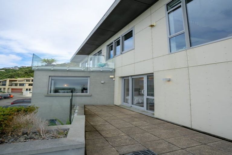 Photo of property in 11 Sovereign Point, Kaiwharawhara, Wellington, 6035