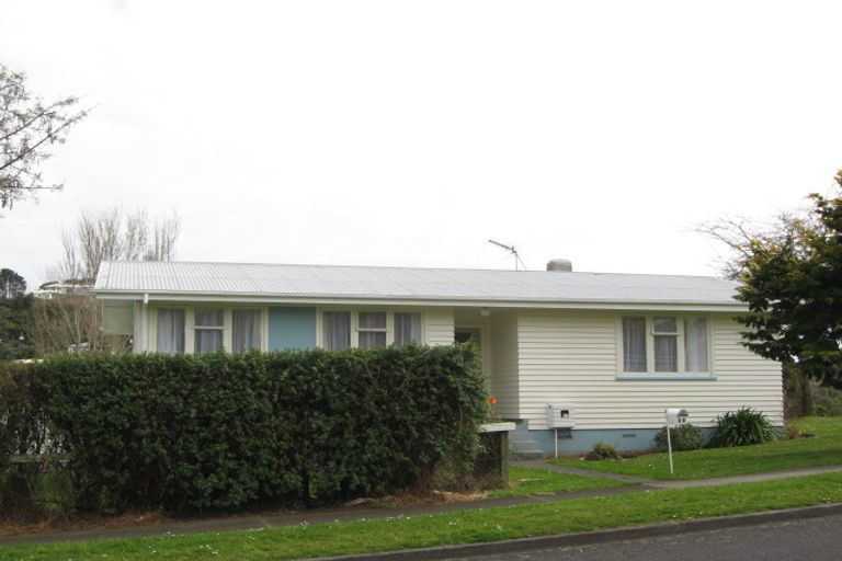 Photo of property in 36 Grenville Street, Marfell, New Plymouth, 4310