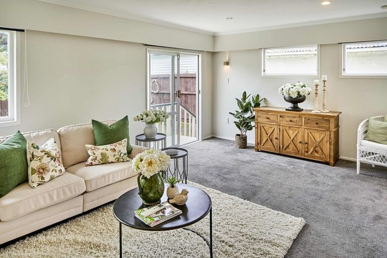 Photo of property in 46 Grays Road, Plimmerton, Porirua, 5026