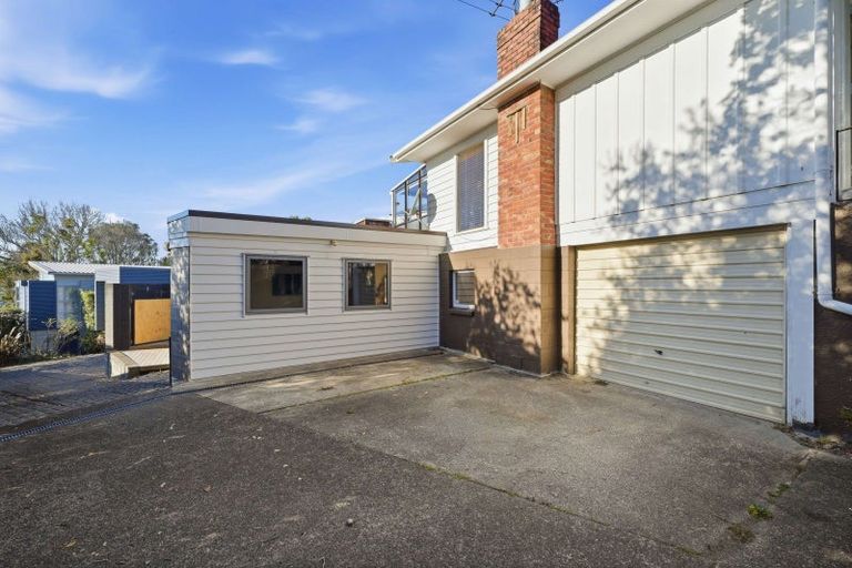 Photo of property in 1/4 Firth Road, Torbay, Auckland, 0630