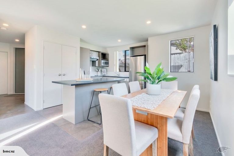 Photo of property in 33 Cityview Place, Massey, Auckland, 0614