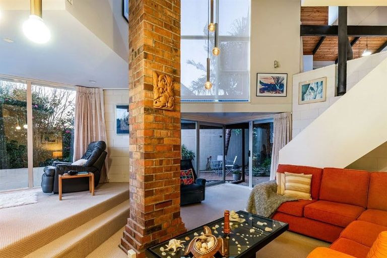 Photo of property in 27 Hadfield Street, Beach Haven, Auckland, 0626