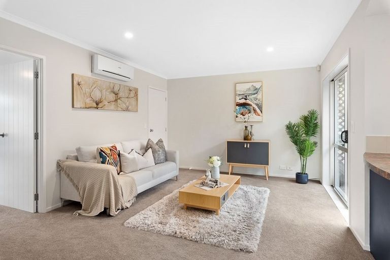 Photo of property in 54 Hillwell Drive, Henderson, Auckland, 0612