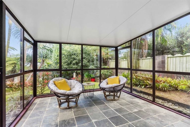 Photo of property in 5 Odette Road, Totara Vale, Auckland, 0629
