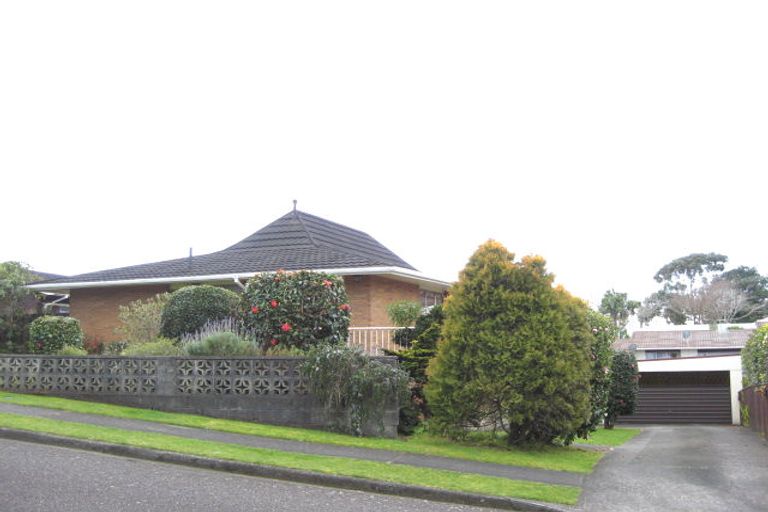 Photo of property in 4 Valintine Place, Strandon, New Plymouth, 4312