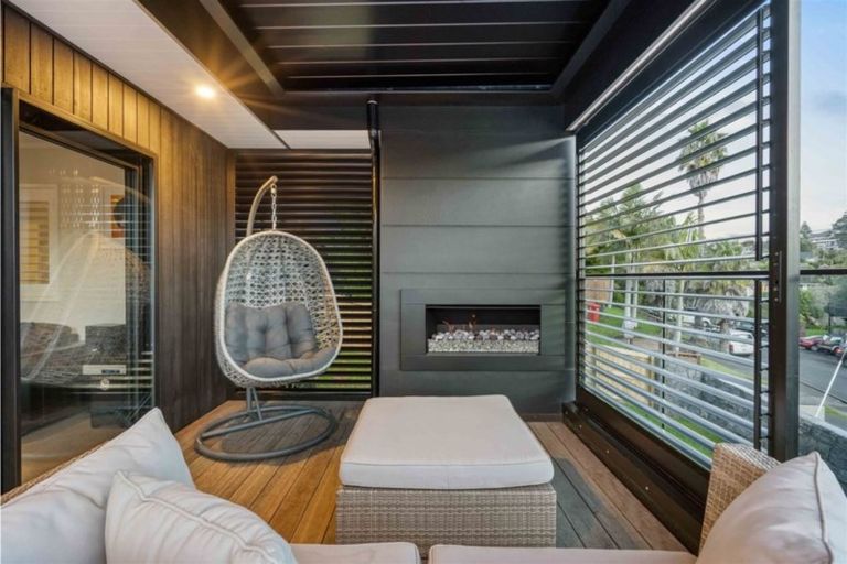 Photo of property in 595/93 Beach Road, Castor Bay, Auckland, 0620