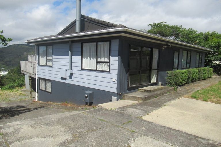 Photo of property in 13 Fenchurch Grove, Stokes Valley, Lower Hutt, 5019