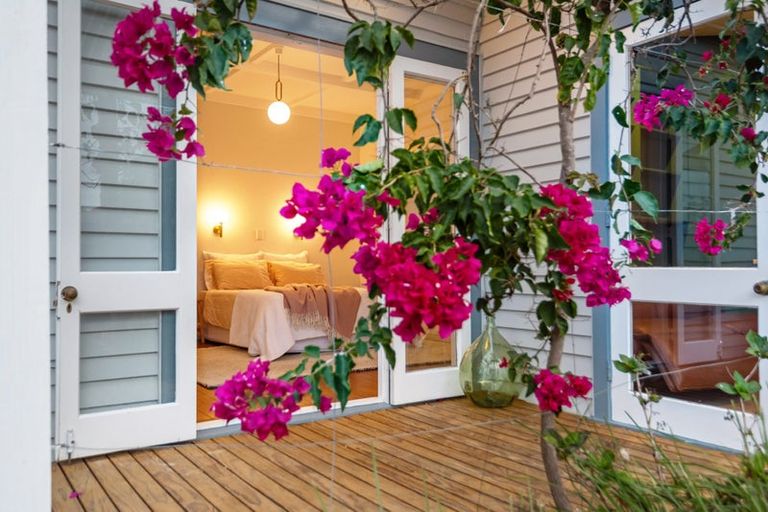 Photo of property in 12 Glade Place, Birkenhead, Auckland, 0626