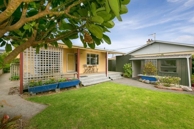 Photo of property in 74 Hine Street, New Plymouth, 4310