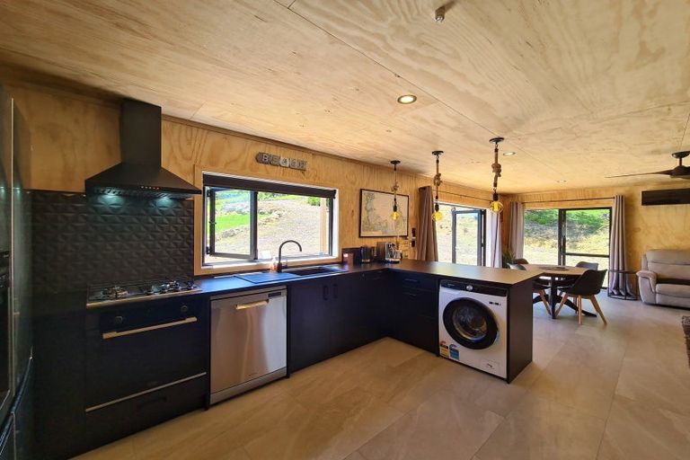 Photo of property in 46 James Street, Coromandel, 3506