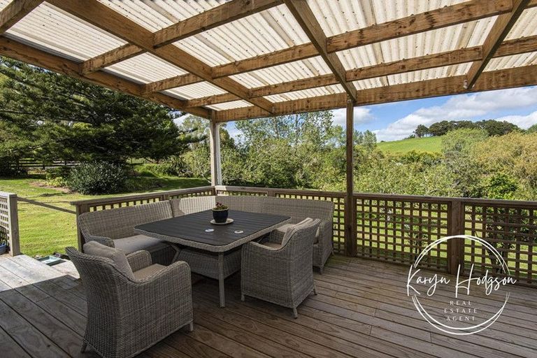 Photo of property in 46 Whakapirau Road, Maungaturoto, 0583