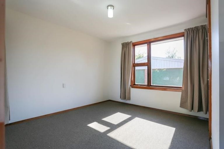 Photo of property in 10 Greenhurst Street, Sockburn, Christchurch, 8042
